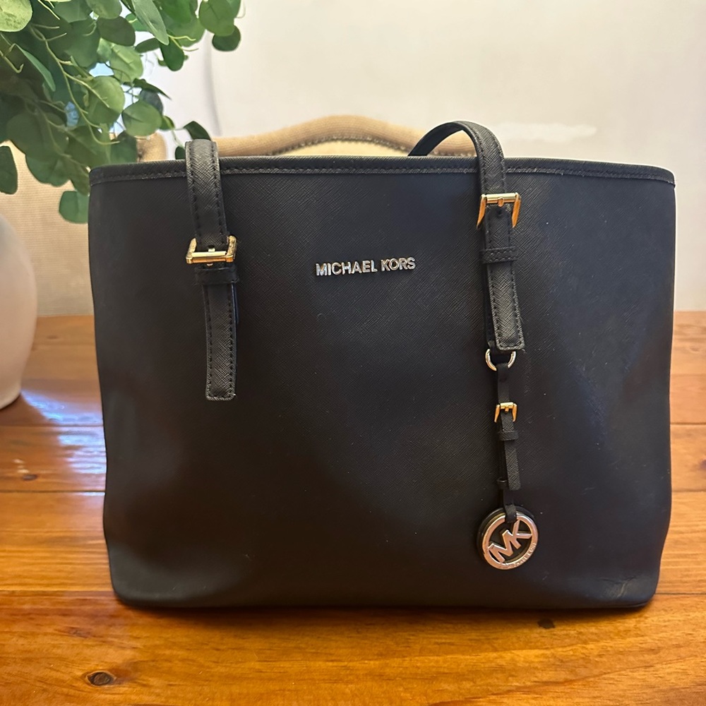 MICHAEL KORS MK SAFFIANO large- Preowned , Black
